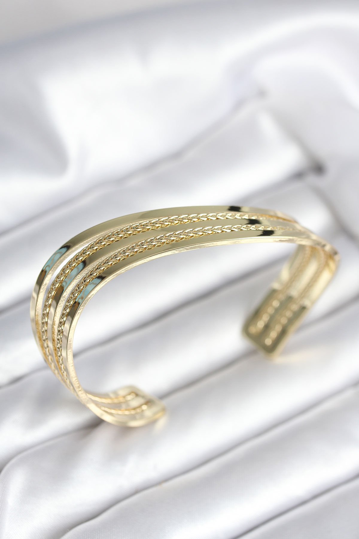 Eğik Şerit Model Gold Renk Pirinç Kadın Bileklik