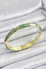Mineli Pirinç Gold Renk Yeşil Çiçek Motifli Kadın Kelepçe