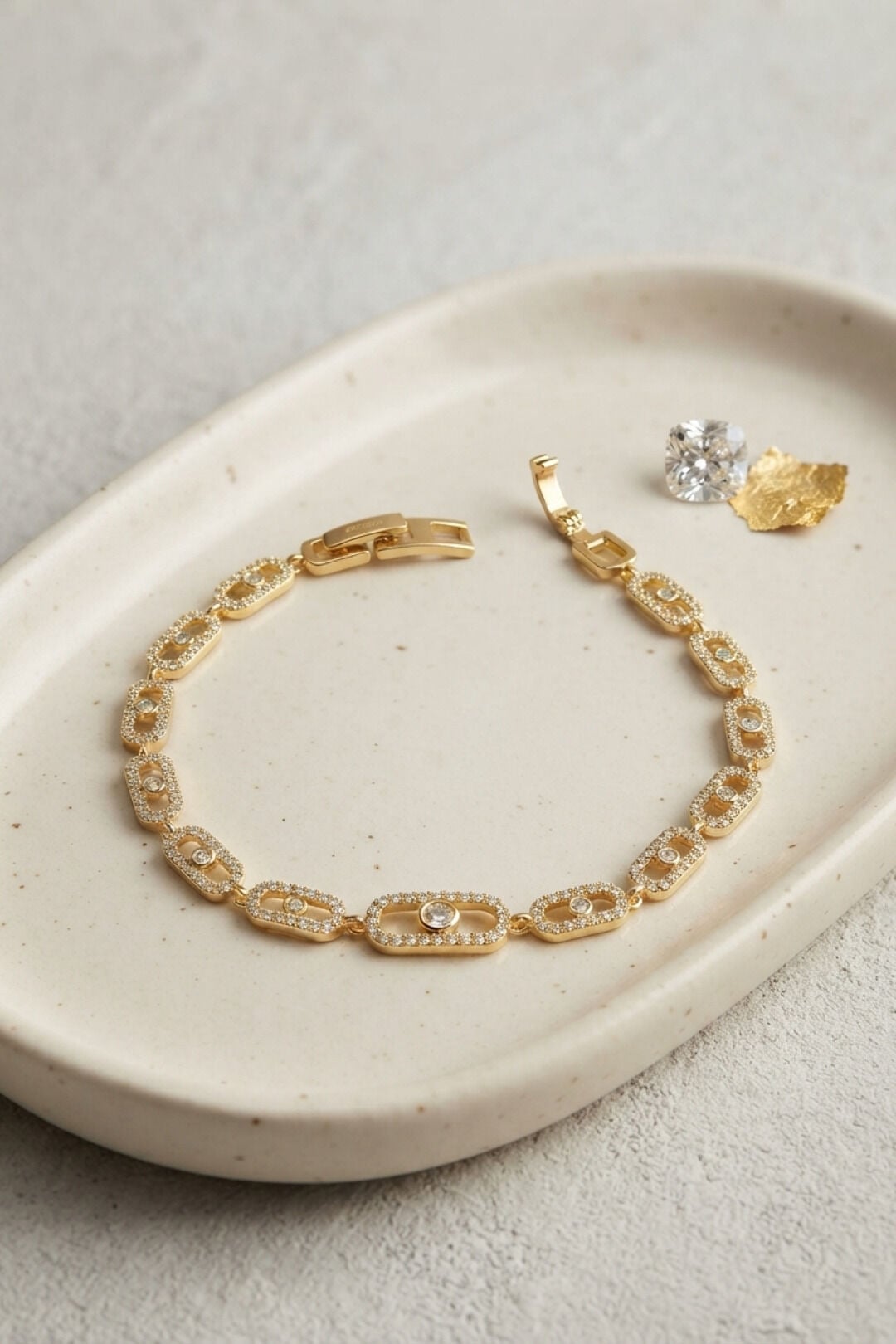 Gold Renk Zirkon Taşlı Messika Model Bileklik