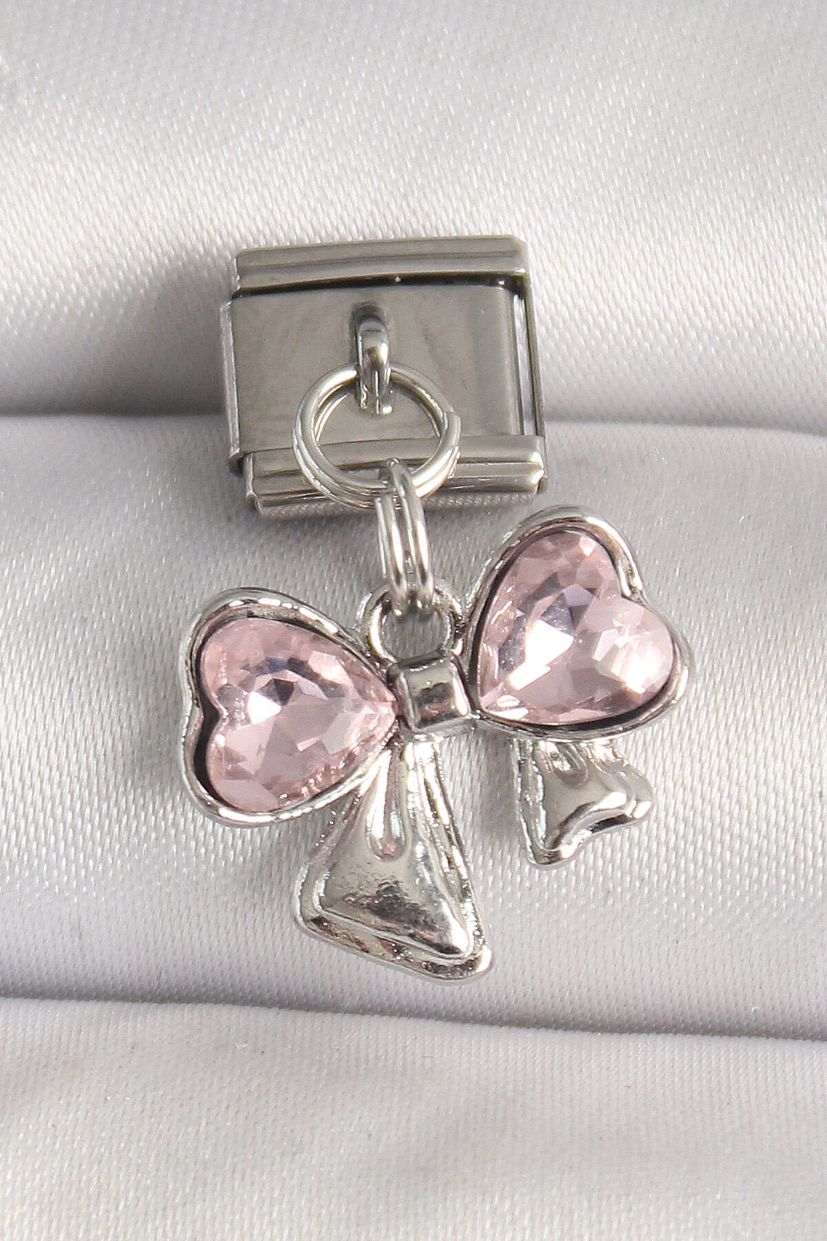 316L Çelik Gümüş Renk Pembe Zirkon Taşlı Fiyonk Model Nomination Charm