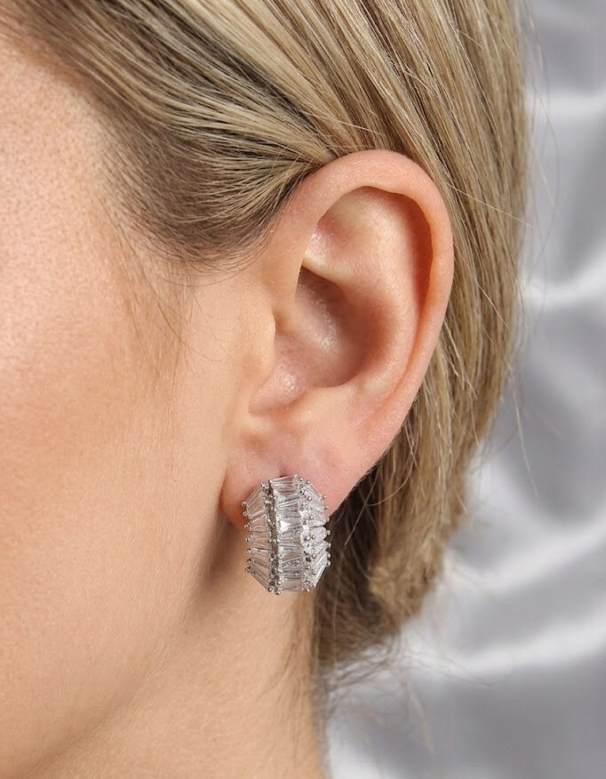 Pirinç Gümüş Renk Zirkon Taşlı Kaplumbağa Kabuğu Model Kadın Küpe