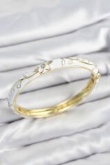 Mineli Pirinç Zirkon Taşlı Beyaz Çiçek Motifli Gold Kadın Kelepçe