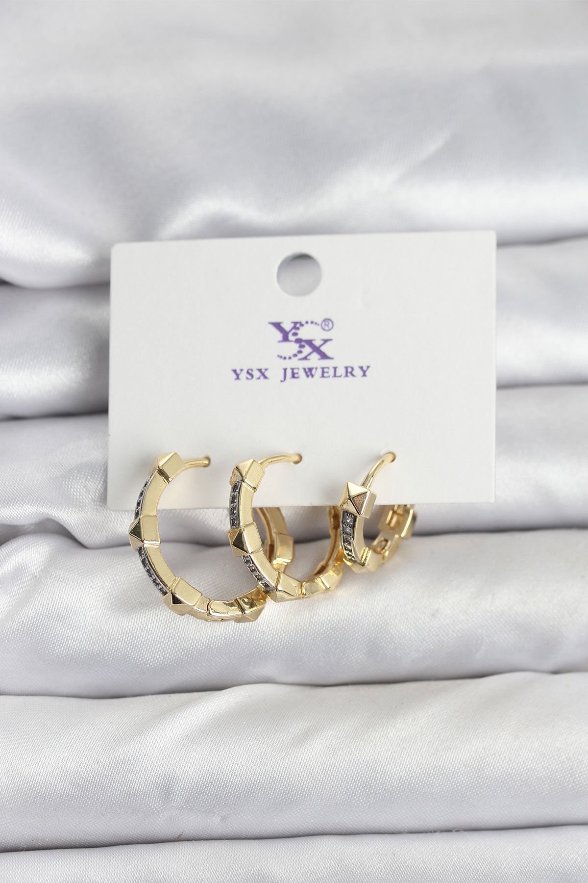 Gold Renk Zirkon Taşlı Kadın Küpe