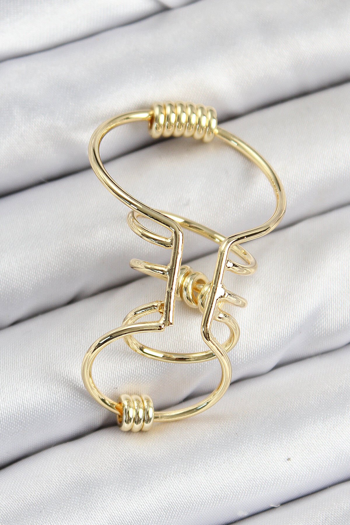 Pirinç Halkalı Model Gold Renk Kıkırdak Küpe