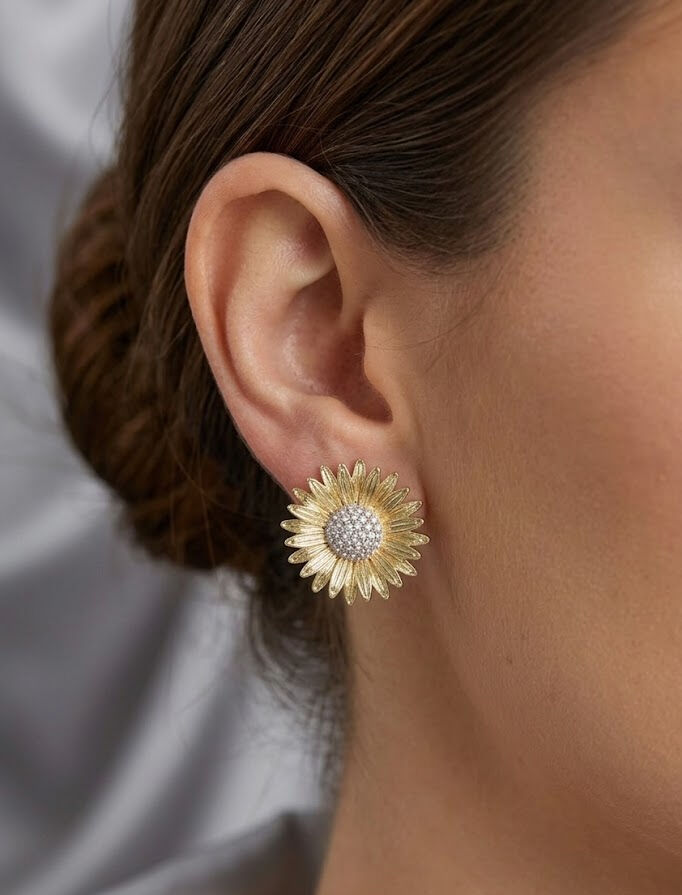 Papatya Model Zirkon Taşlı Pirinç Gold Renk Kadın Küpe