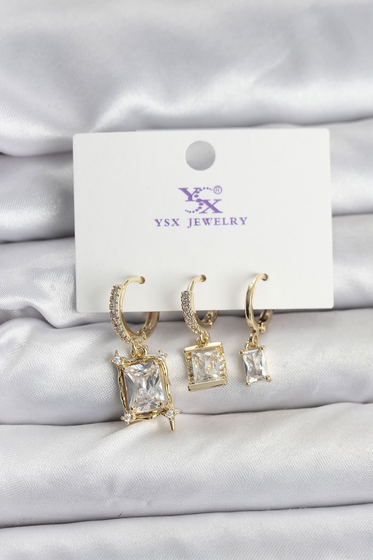 Gold Renk Zirkon Taşlı Kadın Küpe