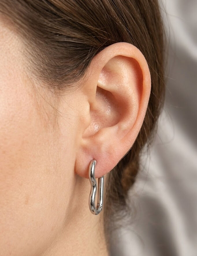 316L Çelik Gümüş Renk Kalp Model Kadın Küpe Seti
