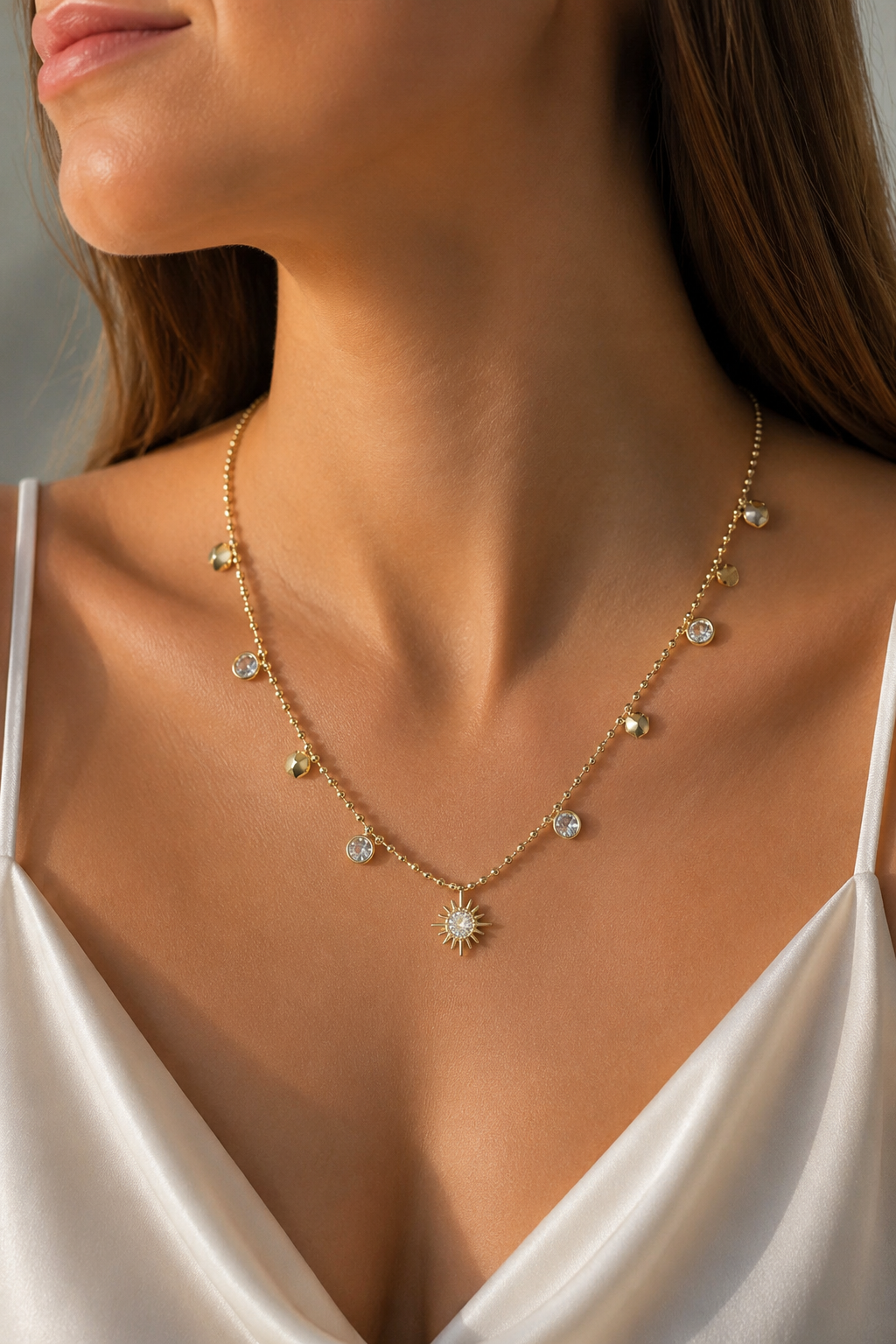 Zirkon Taşlı Kutup Yıldızı Model Pirinç Gold Renk Kadın Kolye