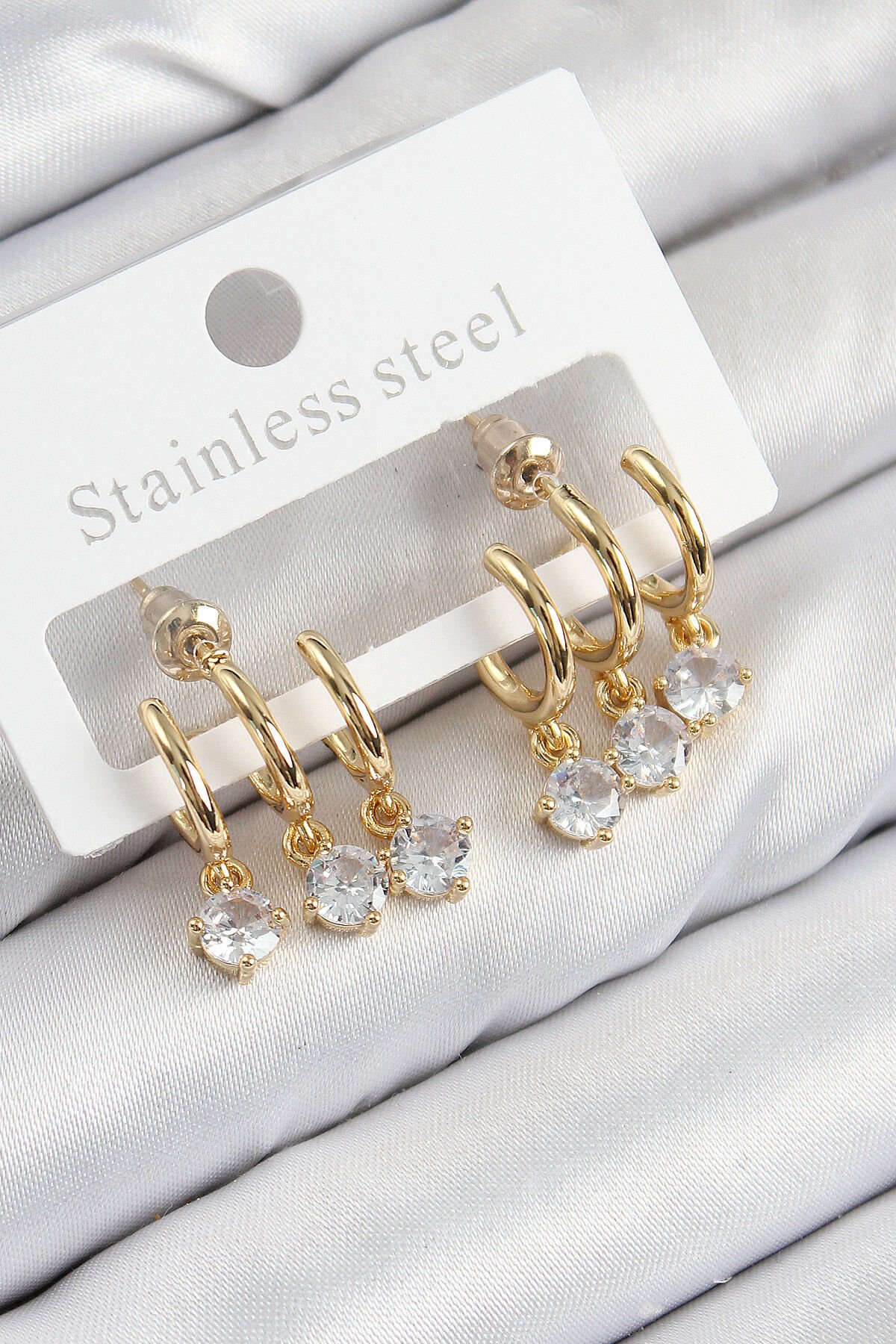 Pirinç Sallantılı Zirkon Taşlı Model Gold Renk Kadın Küpe