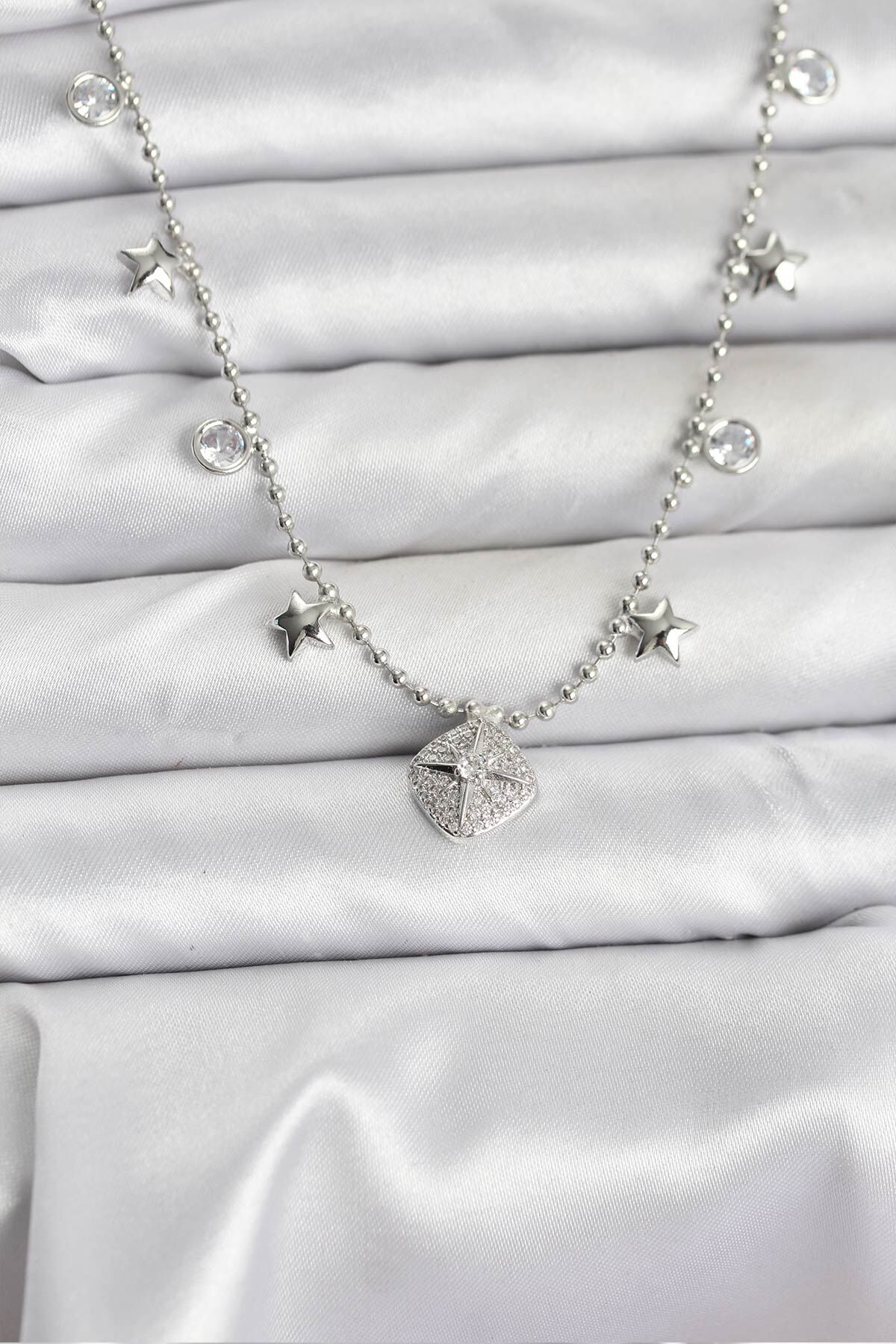 Pirinç Gümüş Renk Zirkon Taşlı Kutup Yıldızı Model Kadın Kolye