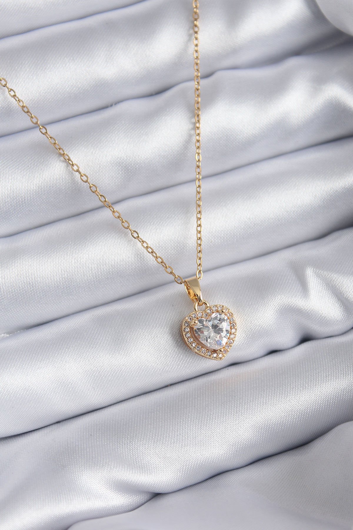 316L Çelik Zincir Gold Renk Zirkon Taşlı Kalp Model Charm Kadın Kolye