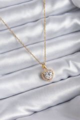 316L Çelik Zincir Gold Renk Zirkon Taşlı Kalp Model Charm Kadın Kolye