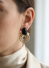 Pirinç Gold Renk Siyah Taşlı Vintage Kadın Küpe