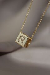 Küp Model Gold Renk Zirkon Taşlı R Harfli Kolye