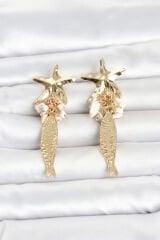 Deniz Yıldızı ve Balık Detaylı Krem Taşlı Gold Renk Kadın Küpe