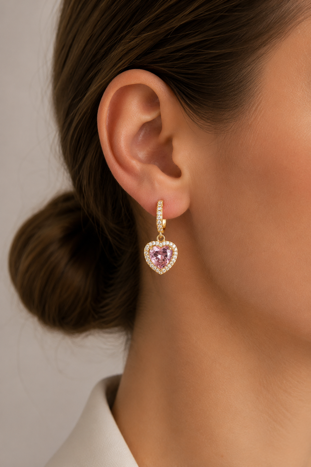 Pirinç Gold Pembe Renk Zirkon Taşlı Kalp Model Kadın Küpe
