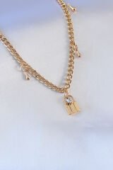 Gold Renk Kilit Figür Zincir Model Zirkon Taş Detay Kadın Kolye
