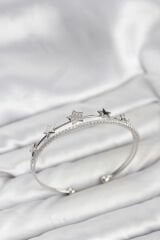 Yıldız Model Gümüş Renk Pirinç Kadın Bileklik