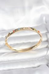 Pirinç Gold Renk Zirkon Taşlı Kelepçe Bileklik