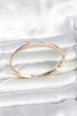 Pirinç Gold Renk Zirkon Taşlı Çivi Model Kadın Kelepçe Bileklik