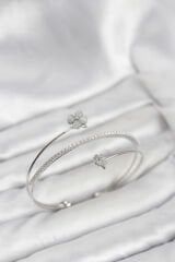 Yonca Çiçek Model Pirinç Gümüş Renk Kadın Bileklik