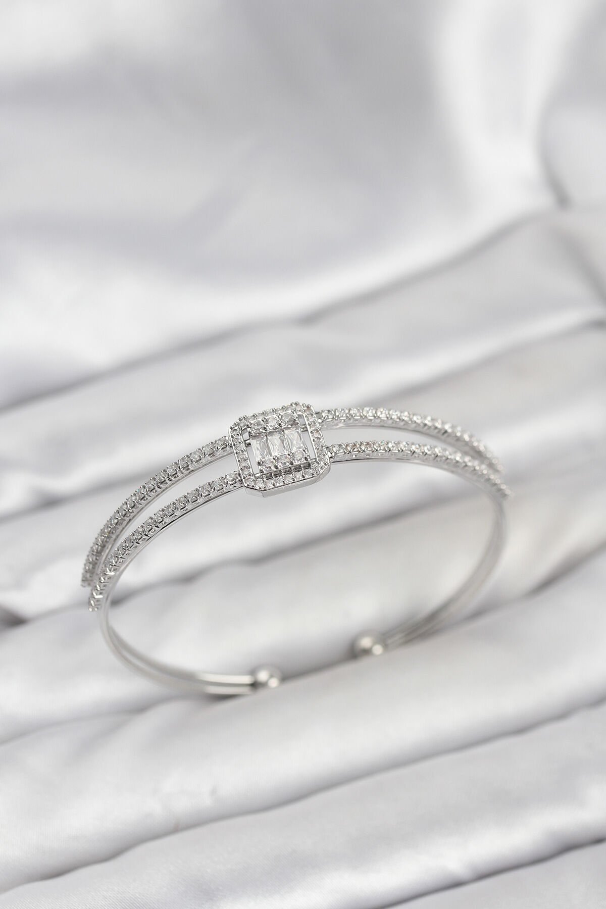 Pirinç Gümüş Renk Baget Model Kadın Bileklik