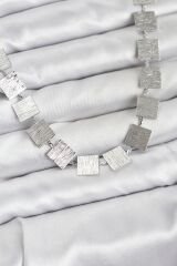 Kare Plaka Model Gümüş Renk Kadın Kolye