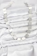 Kare Plaka Model Gümüş Renk Kadın Kolye